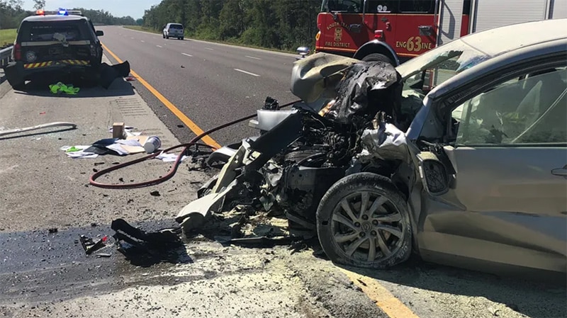 3 dead, 2 critically injured after Christmas car wreck in Florida