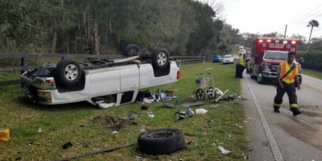 3-vehicle crash in Ocala injures at least one
